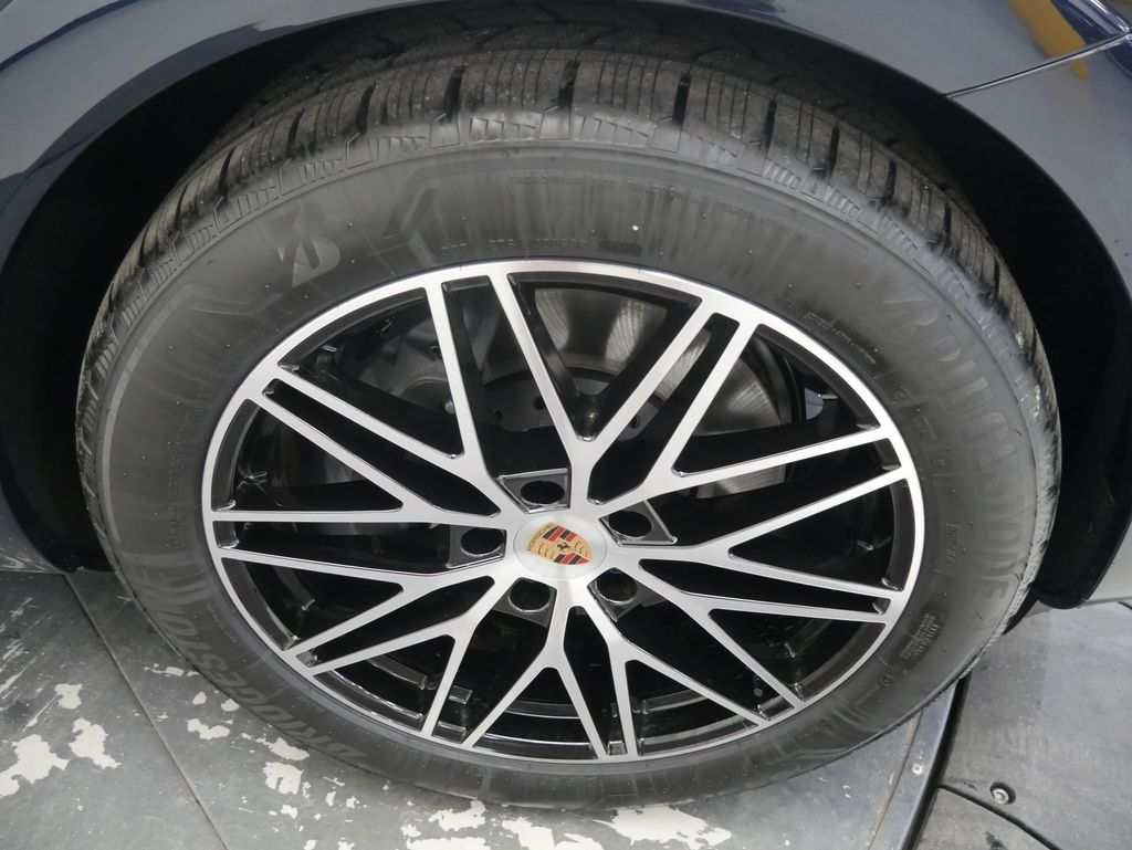 Thumbnail: 2026 Porsche  - 16