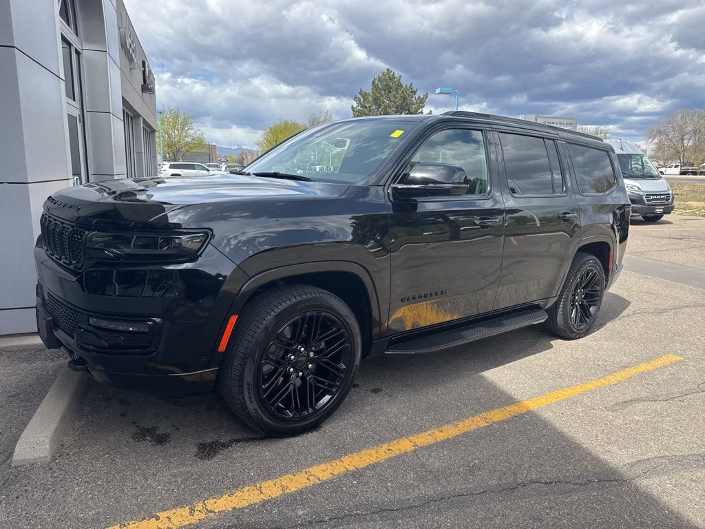 Diamond Black Crystal Pearlcoat 2024 Jeep Wagoneer Series II 4WD SUV / Crossover Four-Wheel Drive 8-Speed Automatic