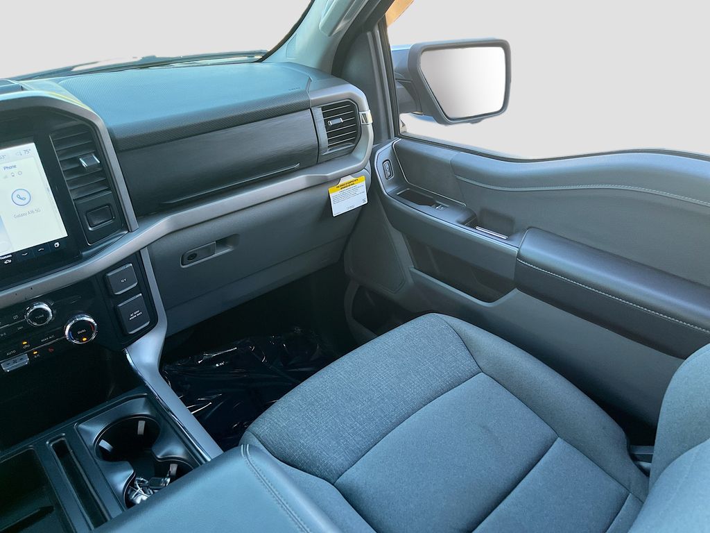 Used 2024 Blue Ford XLT image 24