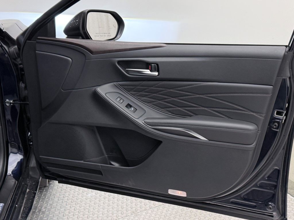 Thumbnail: 2021 Toyota Avalon - 19