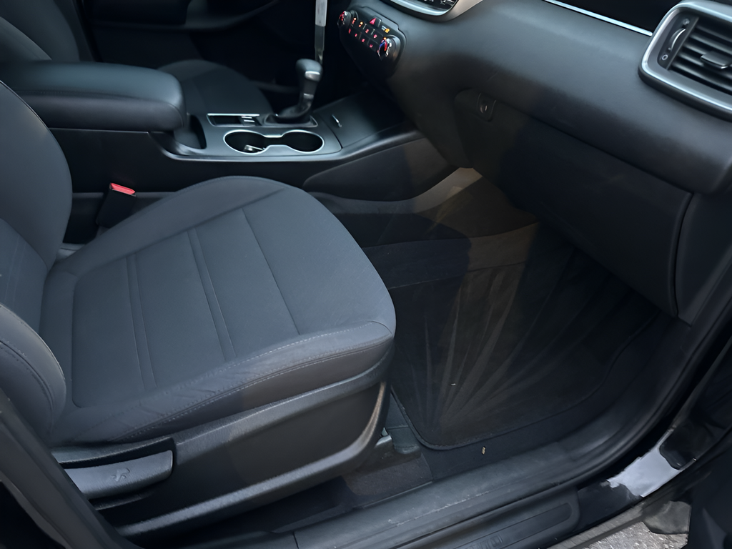 Used Car 2020 Kia Sorento  Lx For Sale Under $15,000 In Austin, Texas