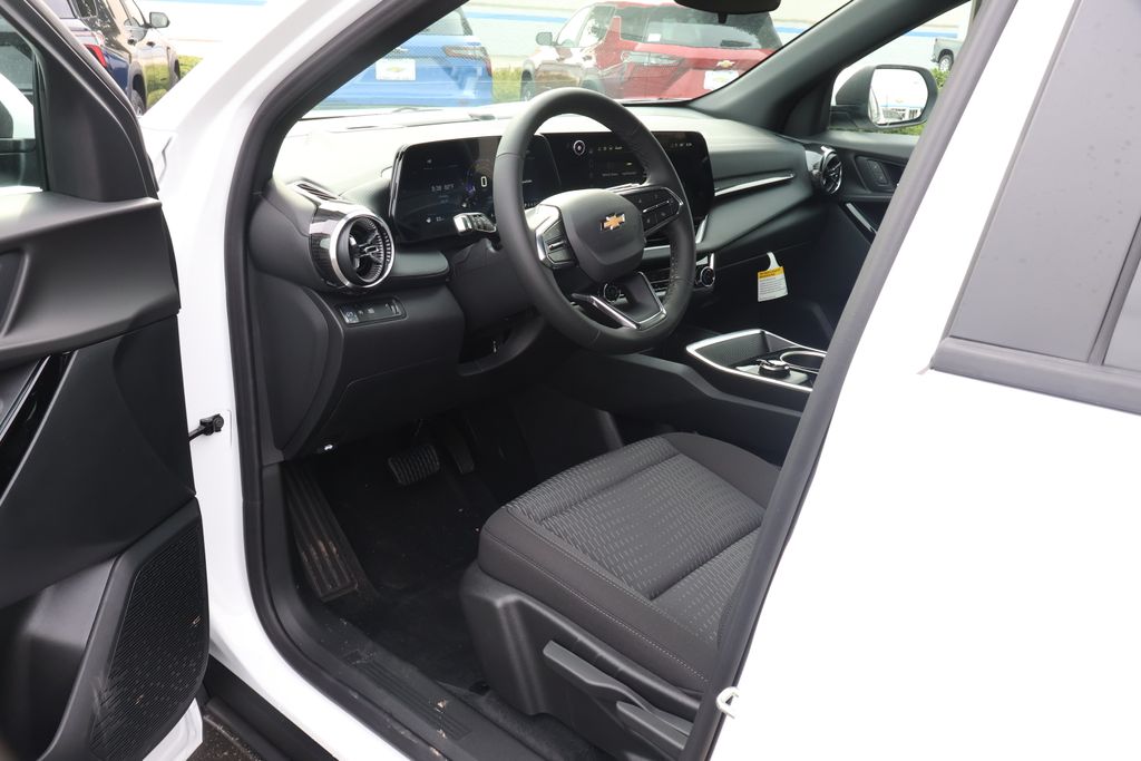 Thumbnail: 2026 Chevrolet Equinox - 13