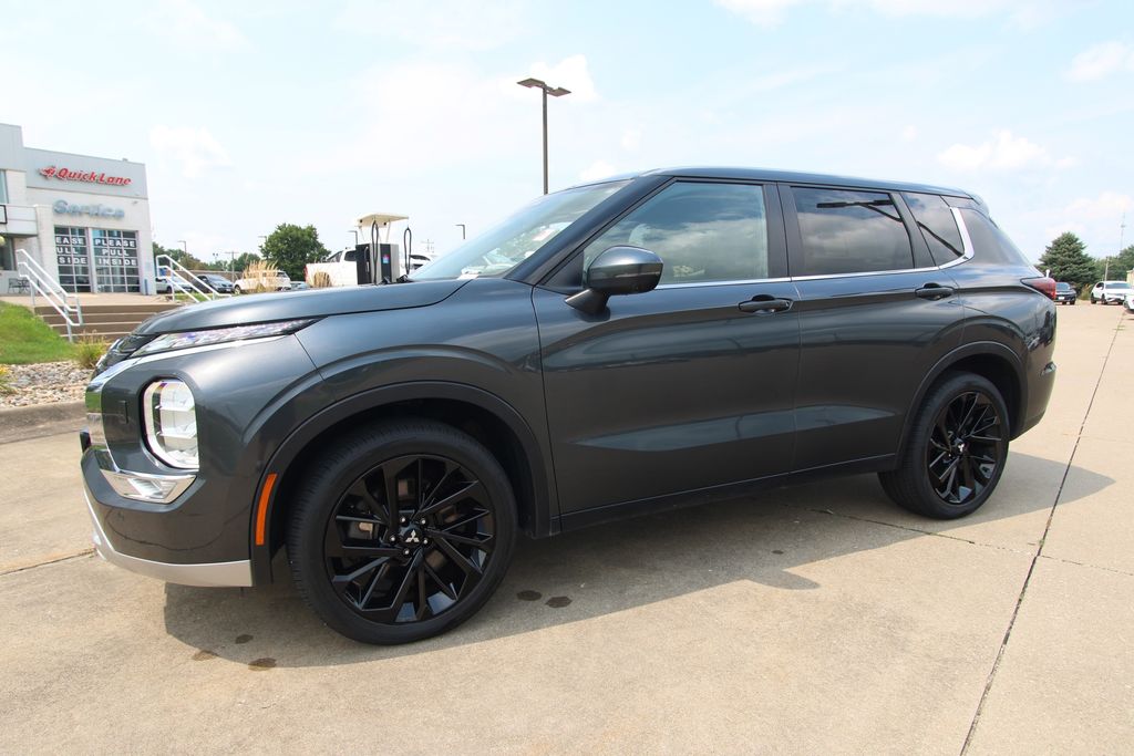 Used 2024 Mitsubishi Outlander SUV