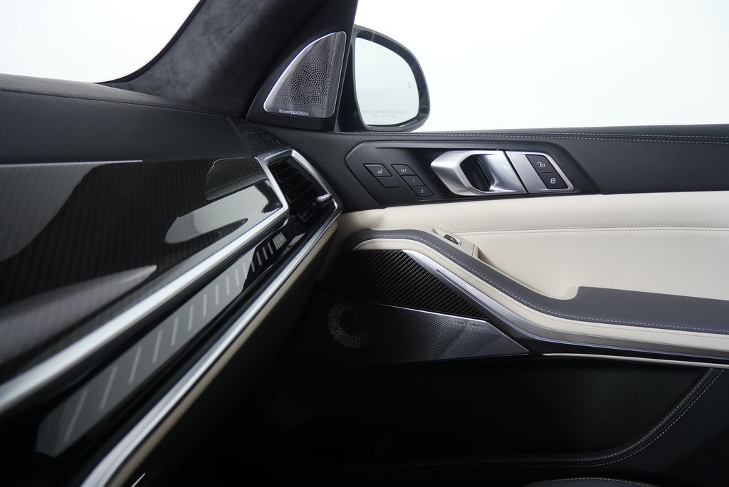 Thumbnail: 2026 BMW X7 - 29