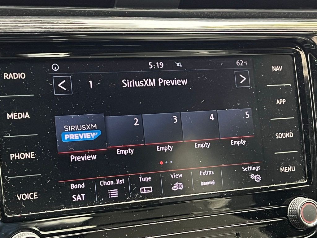 Thumbnail: 2021 Volkswagen Passat - 13