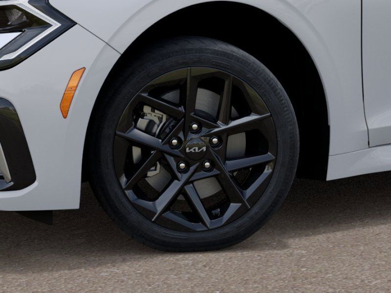 New 2025 Snow White Pearl Kia LXS image 9