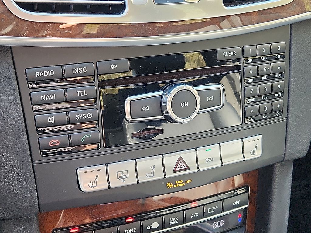 Thumbnail: 2014 Mercedes-Benz E-Class - 17