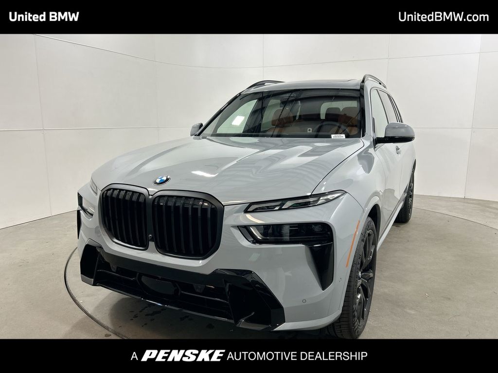 2025 BMW X7 xDrive40i Hero Image