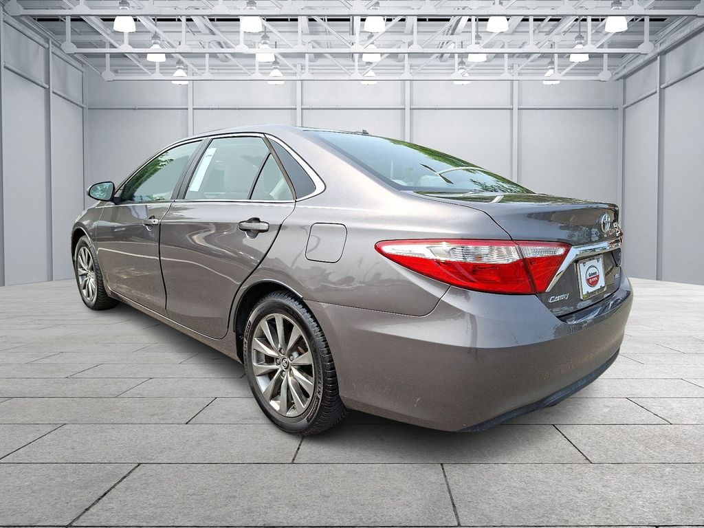 2015 Toyota Camry XLE 6