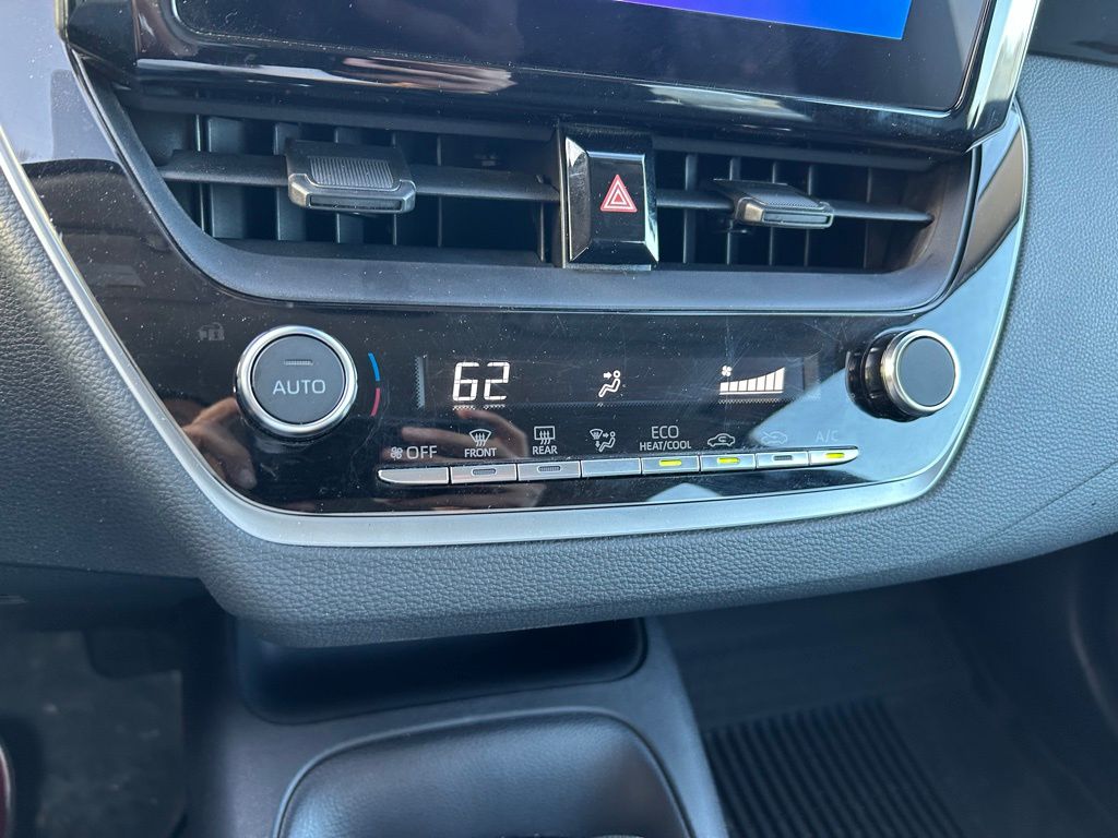 Thumbnail: 2025 Toyota Corolla - 25