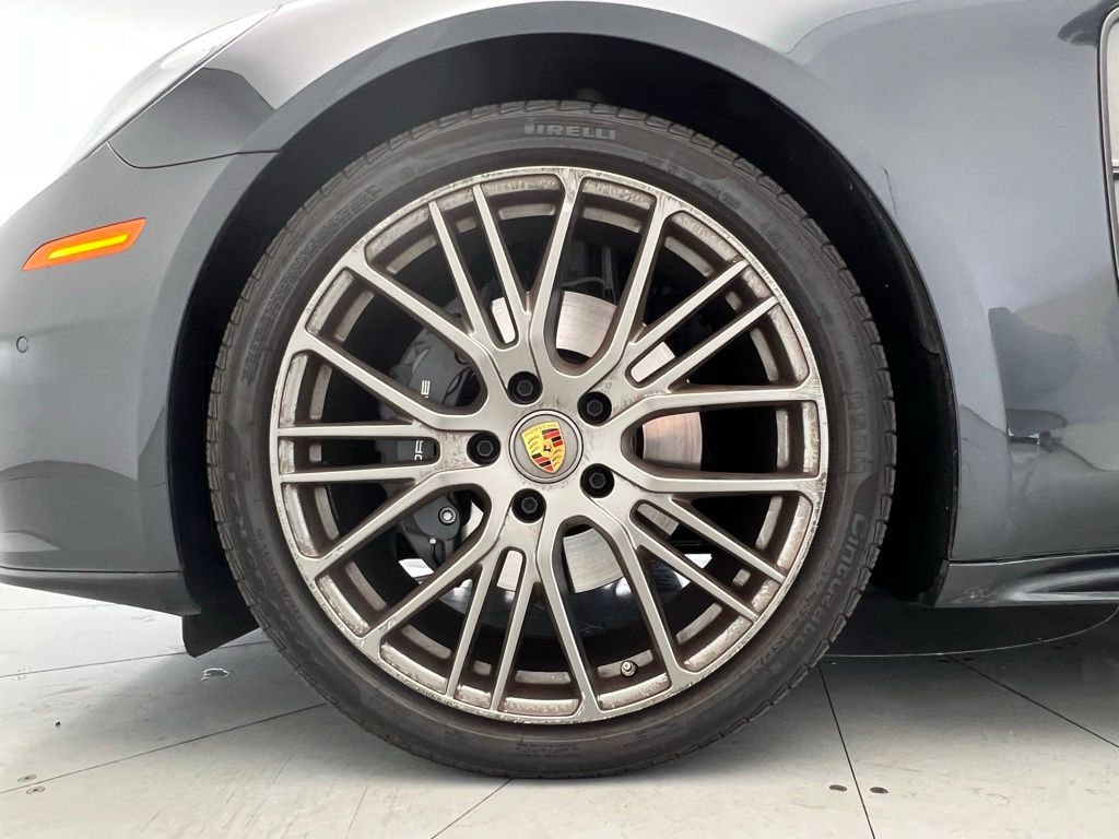 Thumbnail: 2023 Porsche Panamera - 25
