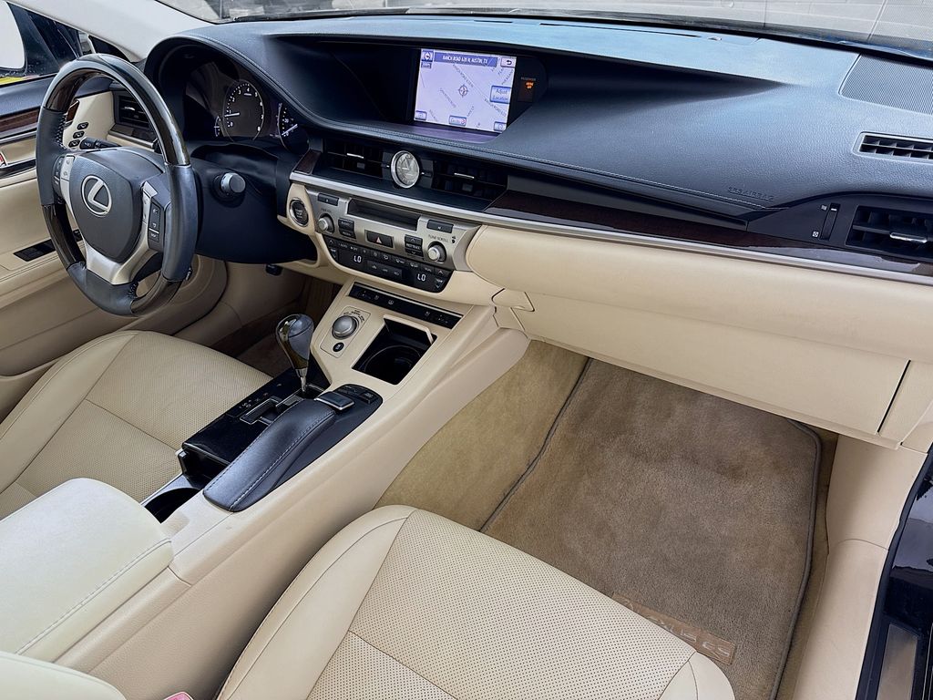 Thumbnail: 2014 Lexus ES - 30