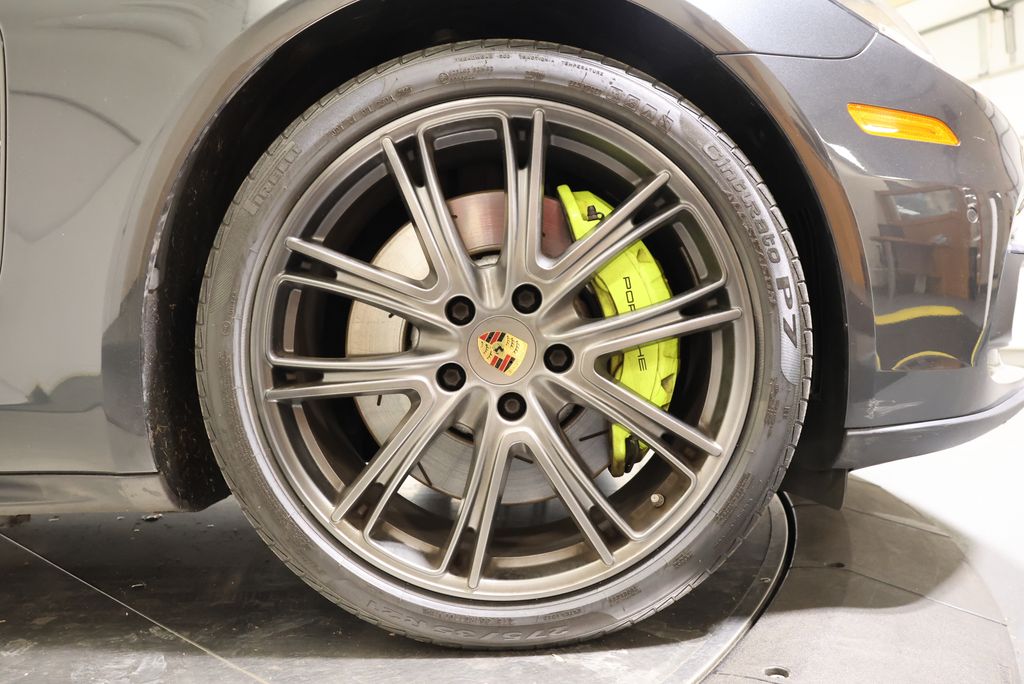 Thumbnail: 2020 Porsche Panamera - 12