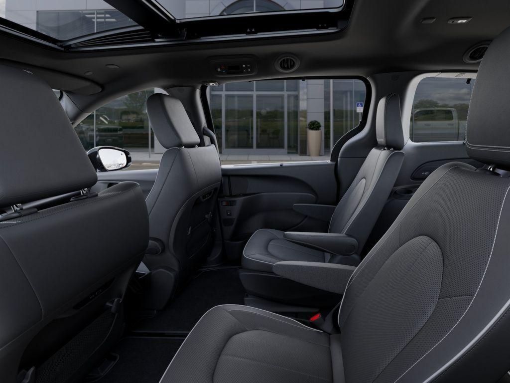 2026 Chrysler Pacifica Limited Black at South Hills CDJR
