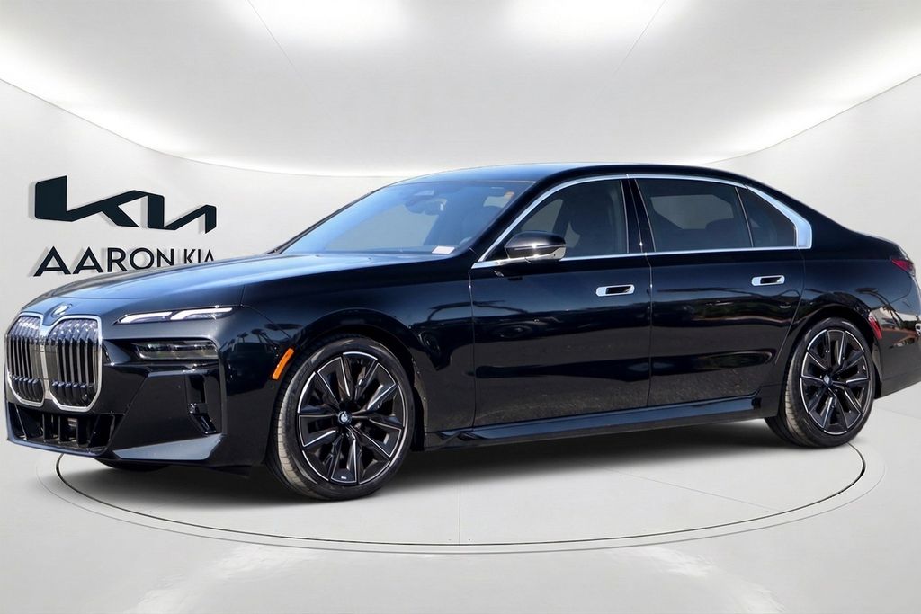 Black Sapphire Metallic 2026 BMW 7 Series Sedan Rear-Wheel Drive 8-Speed Automatic