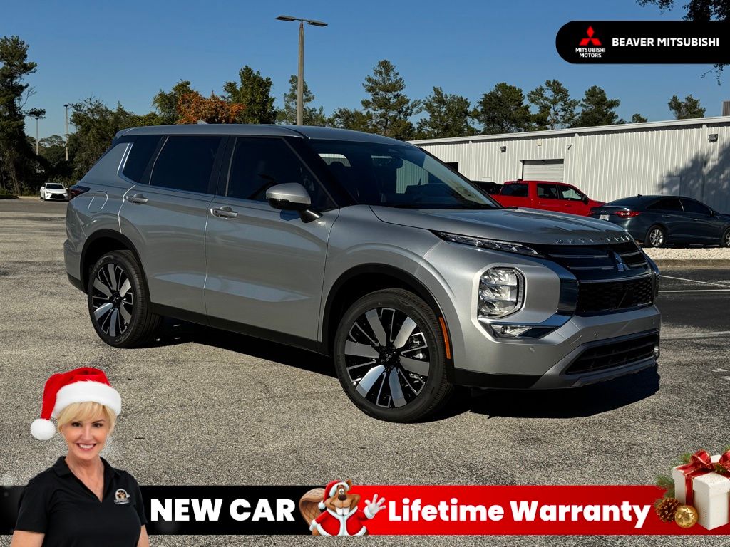 2025 Mitsubishi Outlander SE's photo