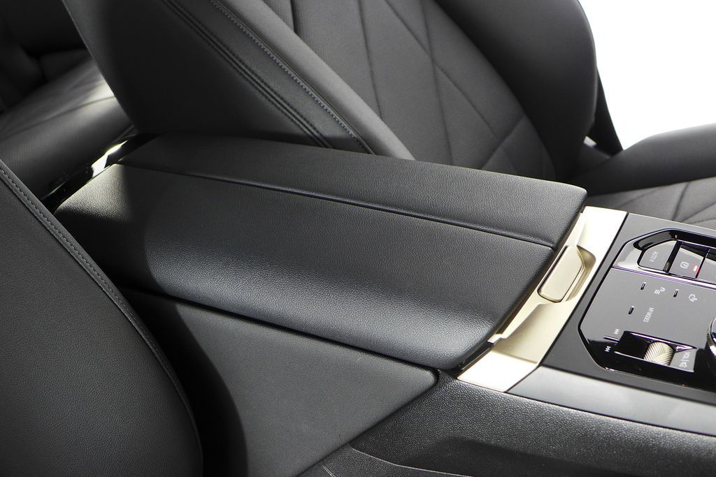 Thumbnail: 2023 BMW iX - 15