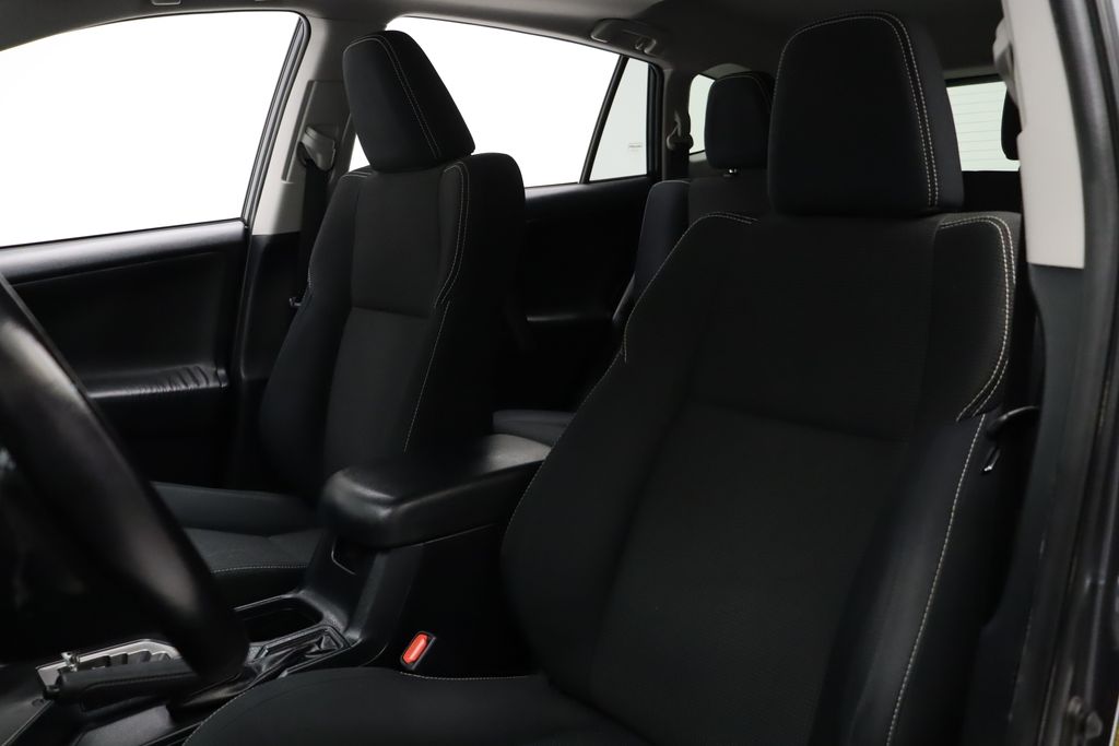 Thumbnail: 2016 Toyota RAV4 - 13