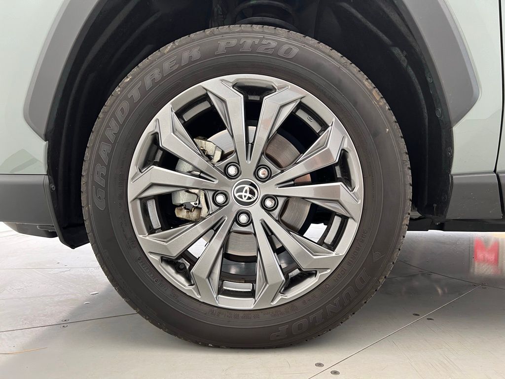 2023 Toyota RAV4 XLE Premium 23