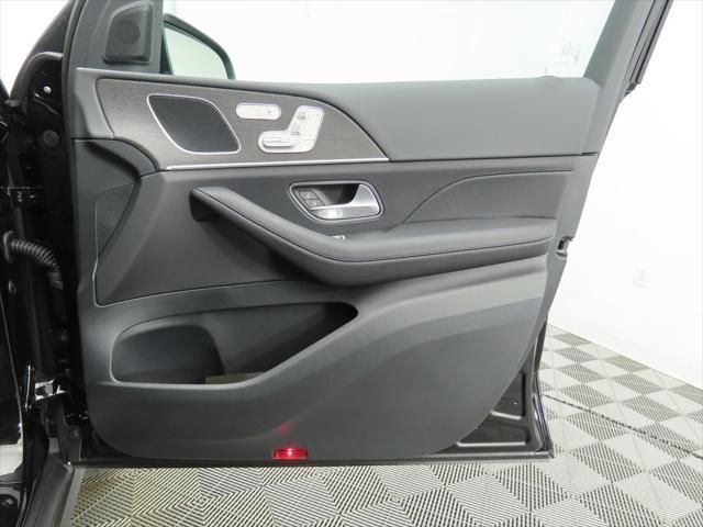 Thumbnail: 2026 Mercedes-Benz GLE - 25