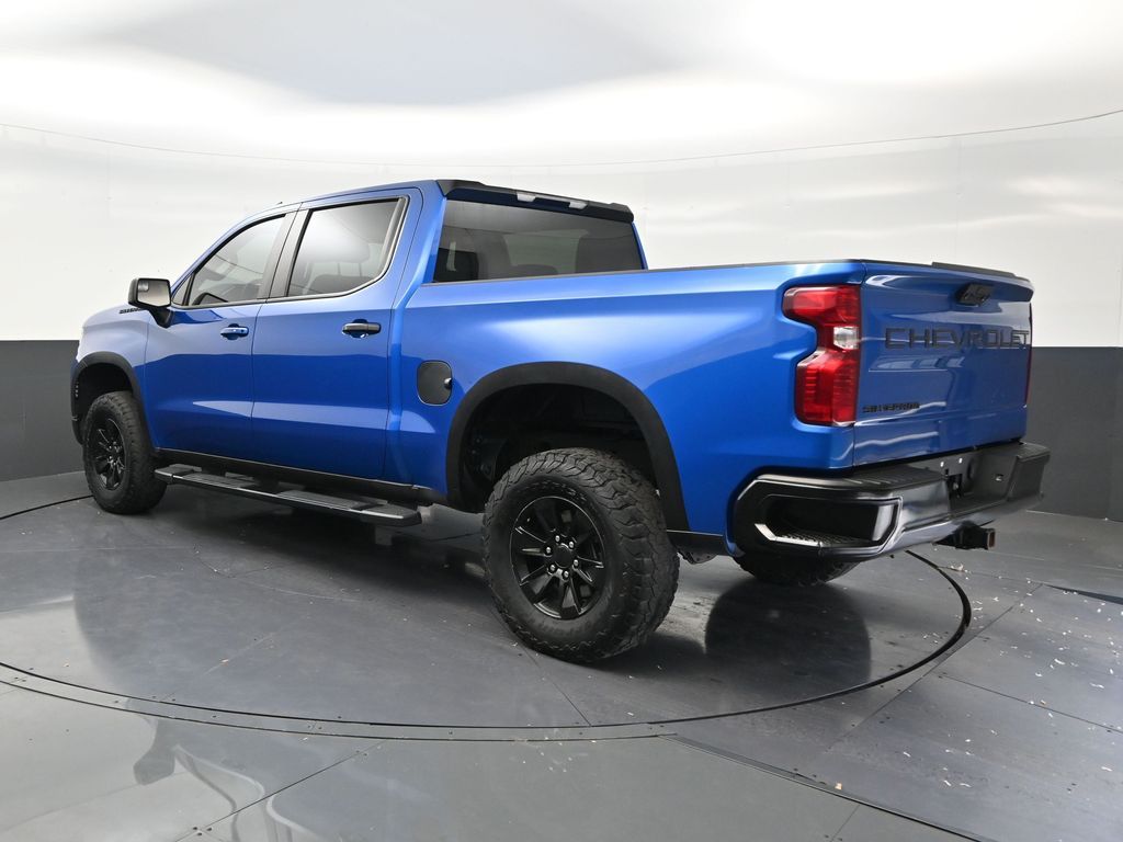 View vehicle photo 3