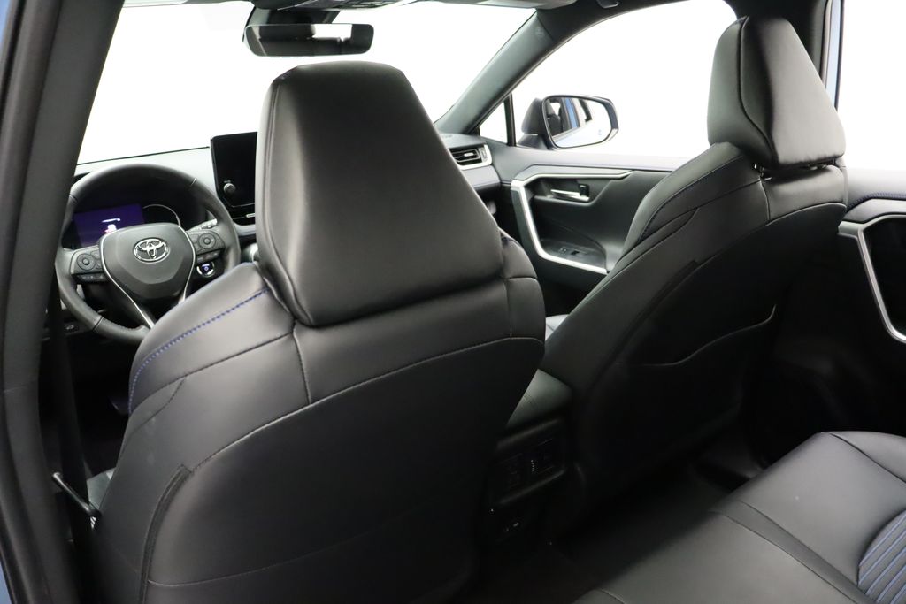 Thumbnail: 2023 Toyota RAV4 - 20