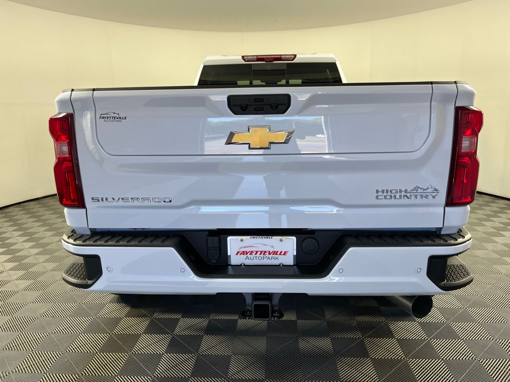 Thumbnail: 2026 Chevrolet Silverado 3500 - 4