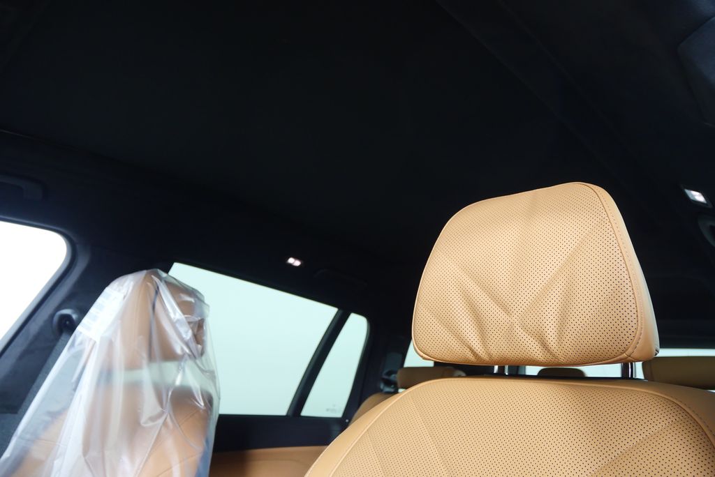 2026 BMW X7 xDrive40i 12