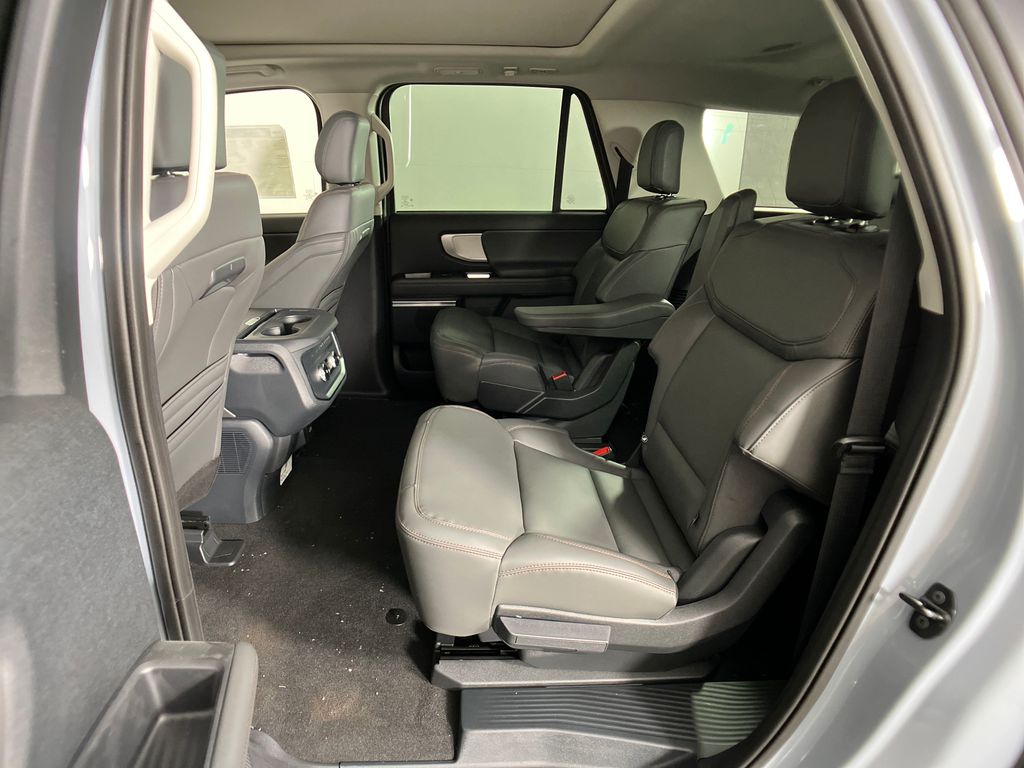 2025 Ford Expedition MAX photo 19