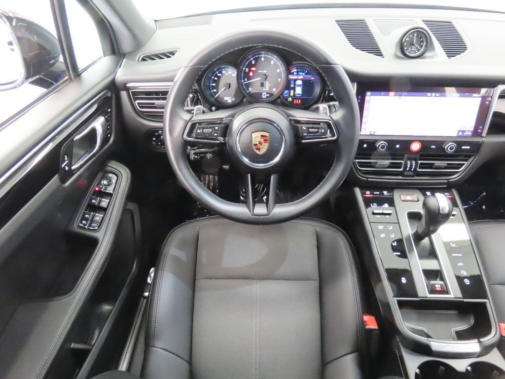 Thumbnail: 2026 Porsche Macan - 16
