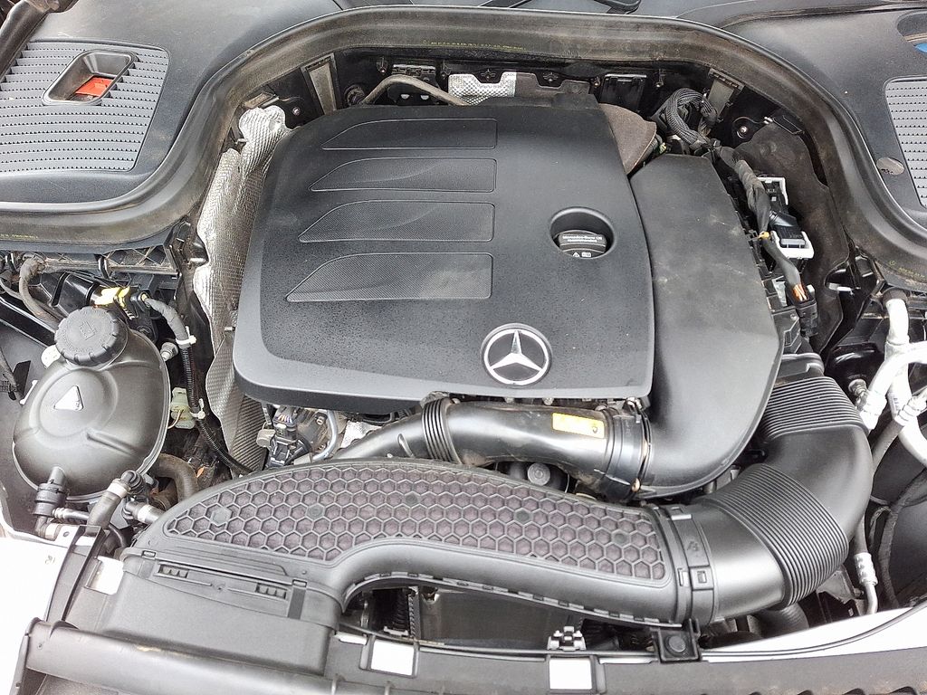 Thumbnail: 2022 Mercedes-Benz GLC - 28