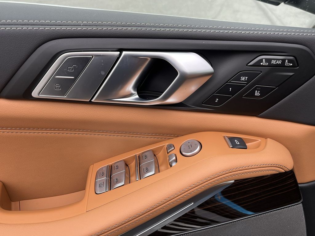Thumbnail: 2027 BMW X7 - 13