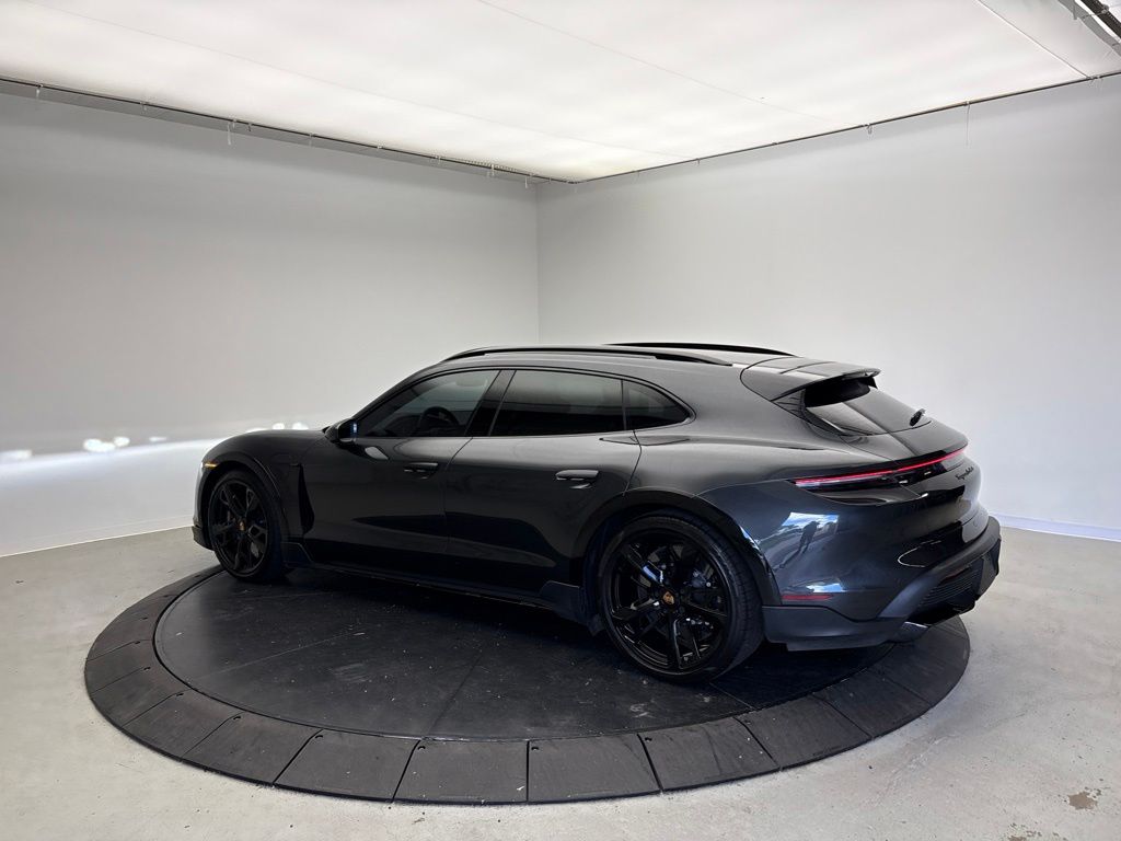 Thumbnail: 2023 Porsche Taycan - 3