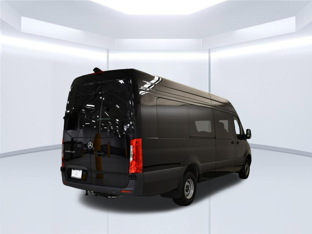 Thumbnail: 2025 Mercedes-Benz Sprinter - 8