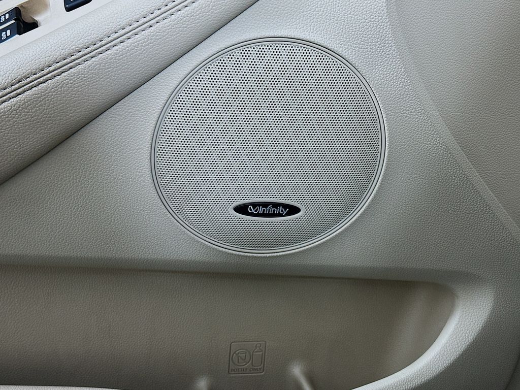 2014 Kia Cadenza Premium 18