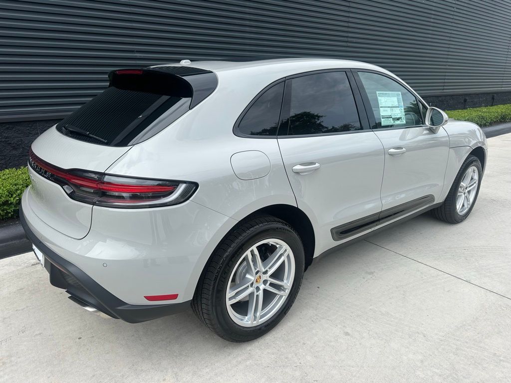 Thumbnail: 2026 Porsche Macan - 9