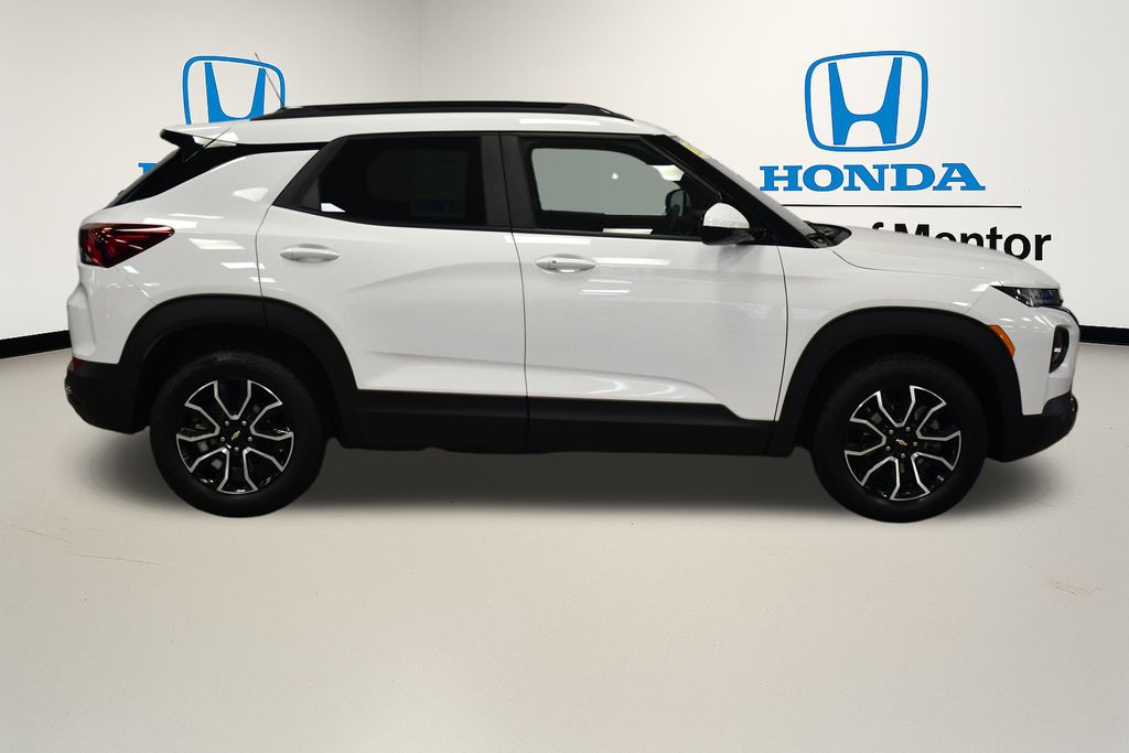 Thumbnail: 2023 Chevrolet TrailBlazer - 8