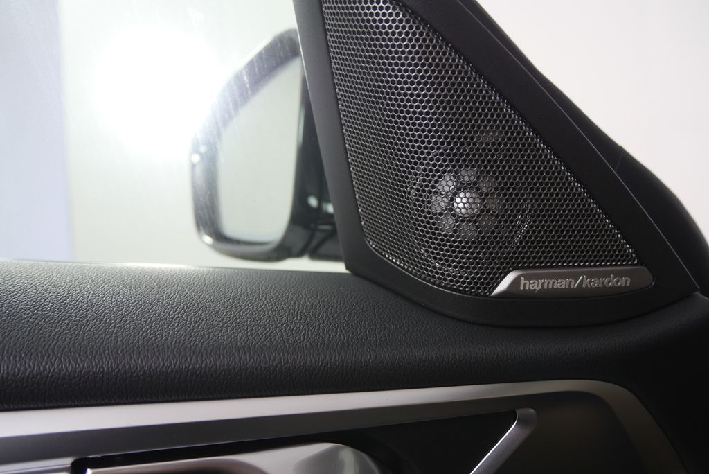 Thumbnail: 2026 BMW i4 - 9