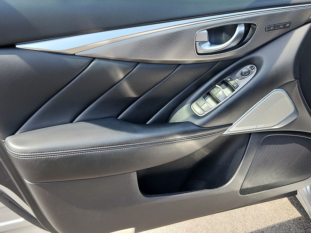 Thumbnail: 2017 INFINITI Q50 - 12
