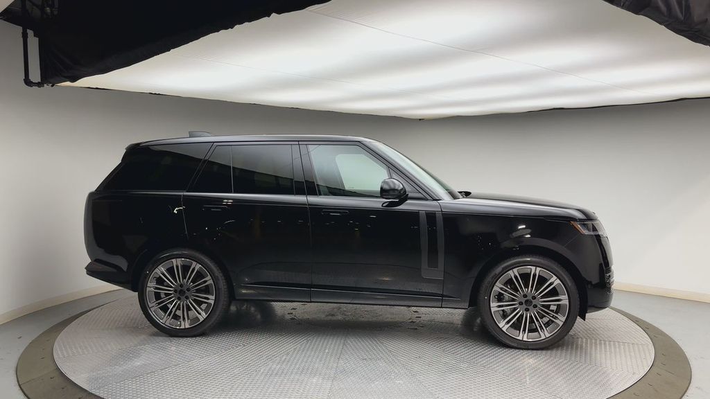 Thumbnail: 2026 Land Rover Range Rover - 9