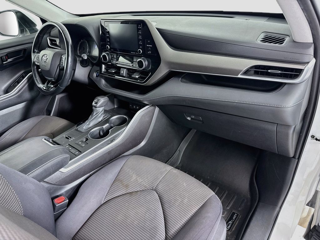 Thumbnail: 2021 Toyota Highlander - 17