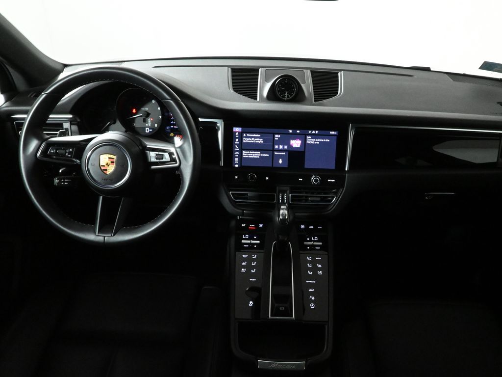 2022 Porsche Macan  18