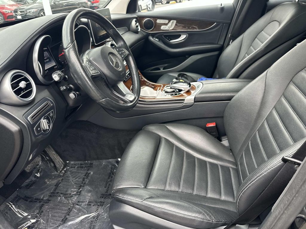 Thumbnail: 2016 Mercedes-Benz GLC - 28