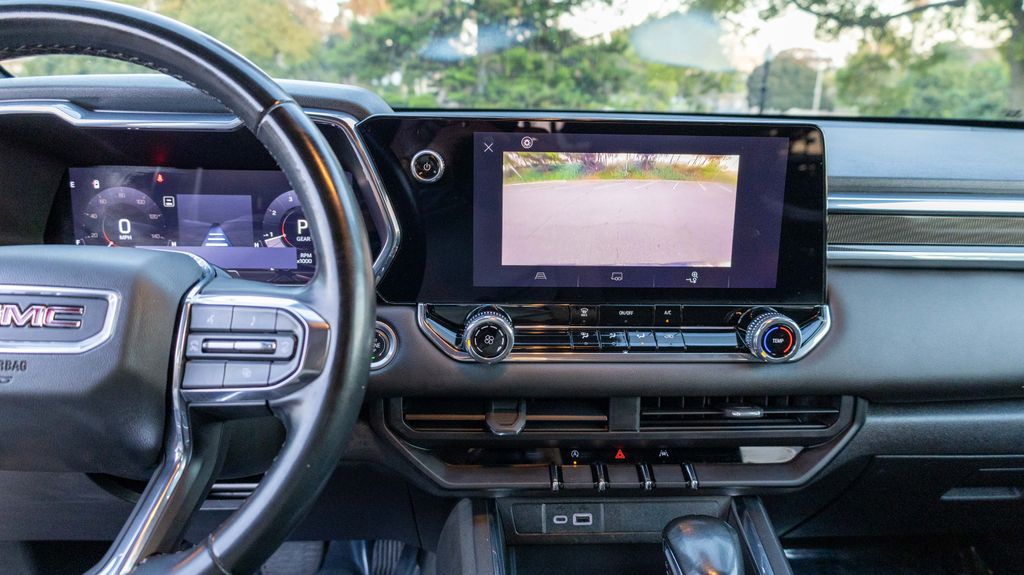 Used 2024 GMC Canyon Elevation 4D Crew Cab