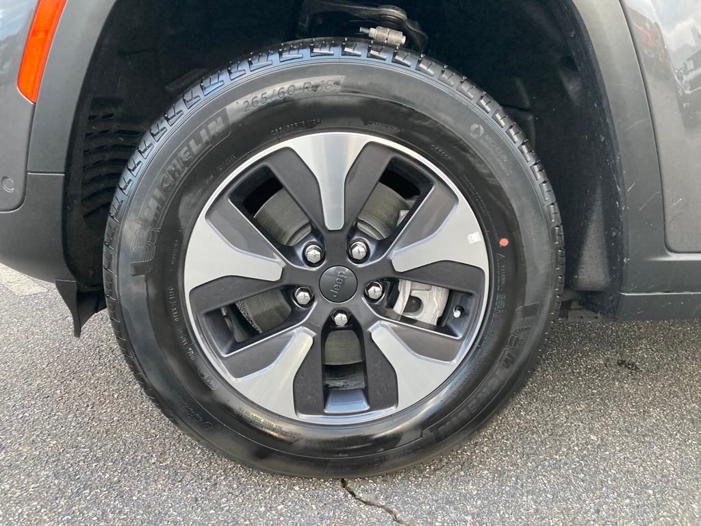 New 2024 Gray Jeep 4xe image 30