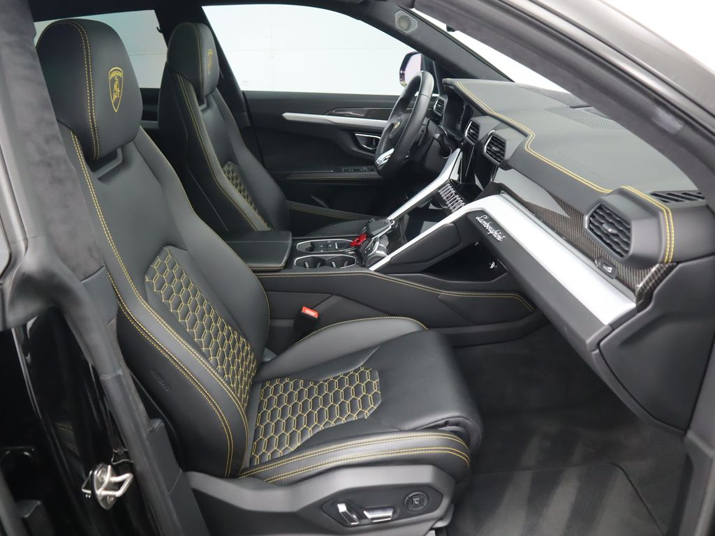 Thumbnail: 2020 Lamborghini Urus - 21