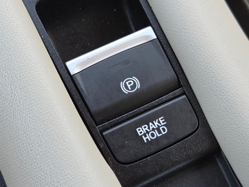 Certified Used 2024 Gray Honda LX image 6
