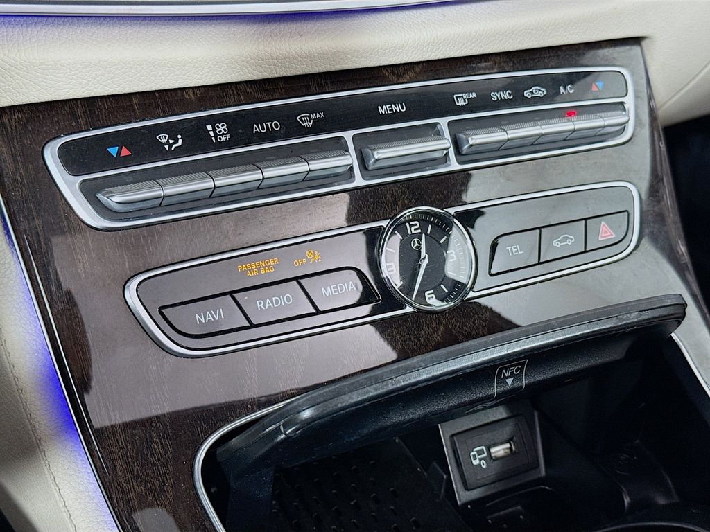 Thumbnail: 2019 Mercedes-Benz E-Class - 15