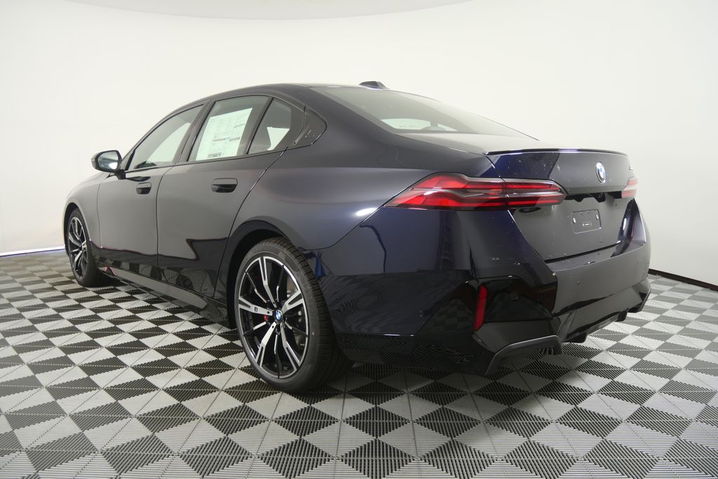 Thumbnail: 2027 BMW 5 Series - 6
