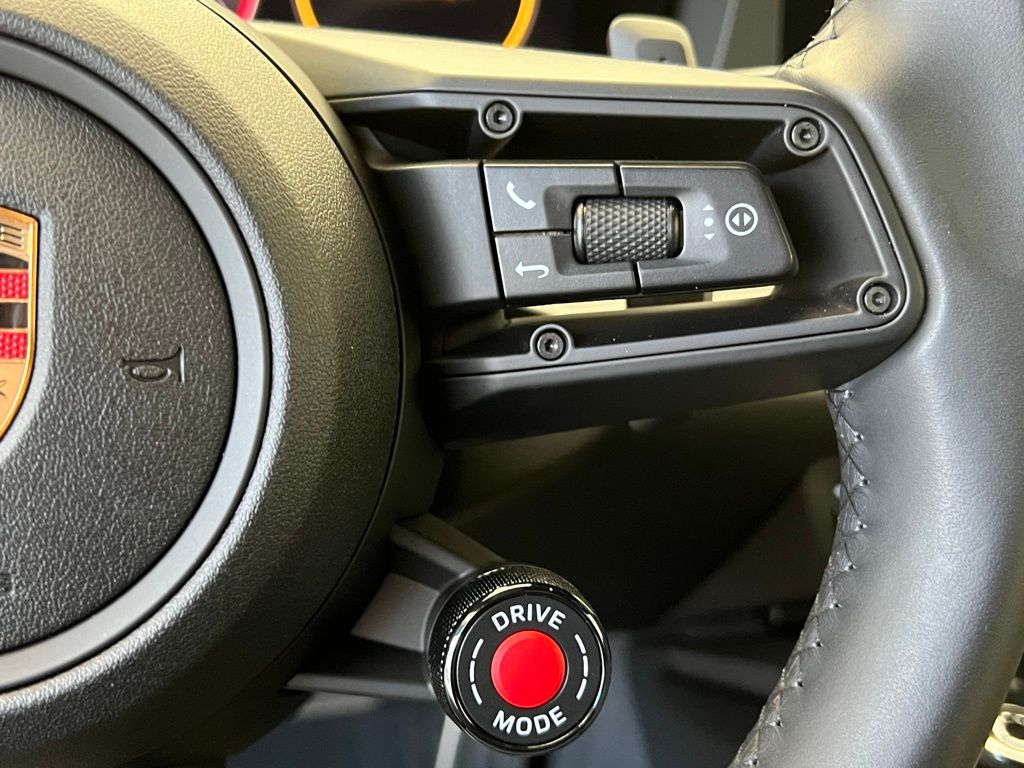 Thumbnail: 2025 Porsche 911 - 9